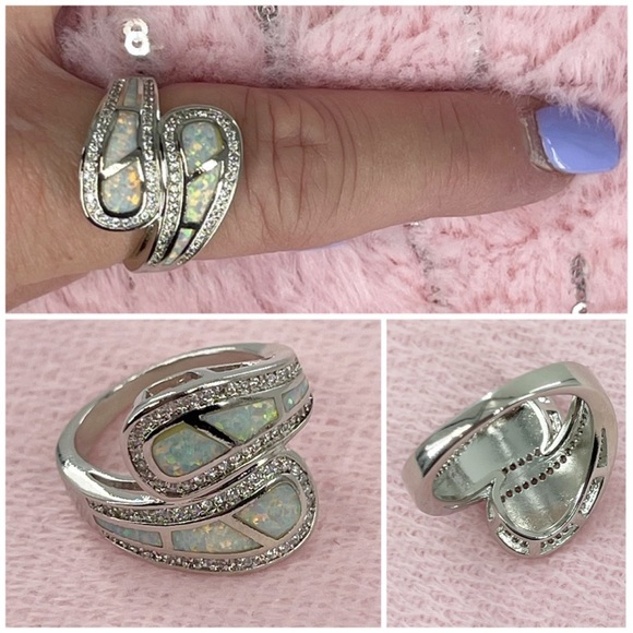 Women’s Silver Tone Simulated Opal & Rhinestone Wrap Statement Ring 8 NWT - Picture 1 of 9